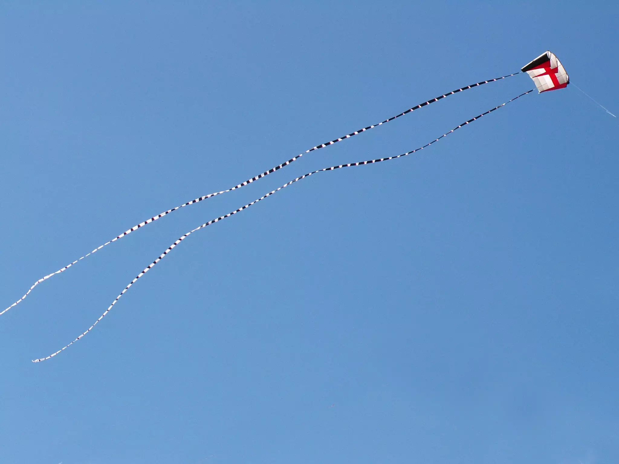 Kites Premier Kites 5 In. X 100 Ft. Transition Tail - Black/White 3 Kites Premier Kites 5 In. X 100 Ft. Transition Tail - Black/White